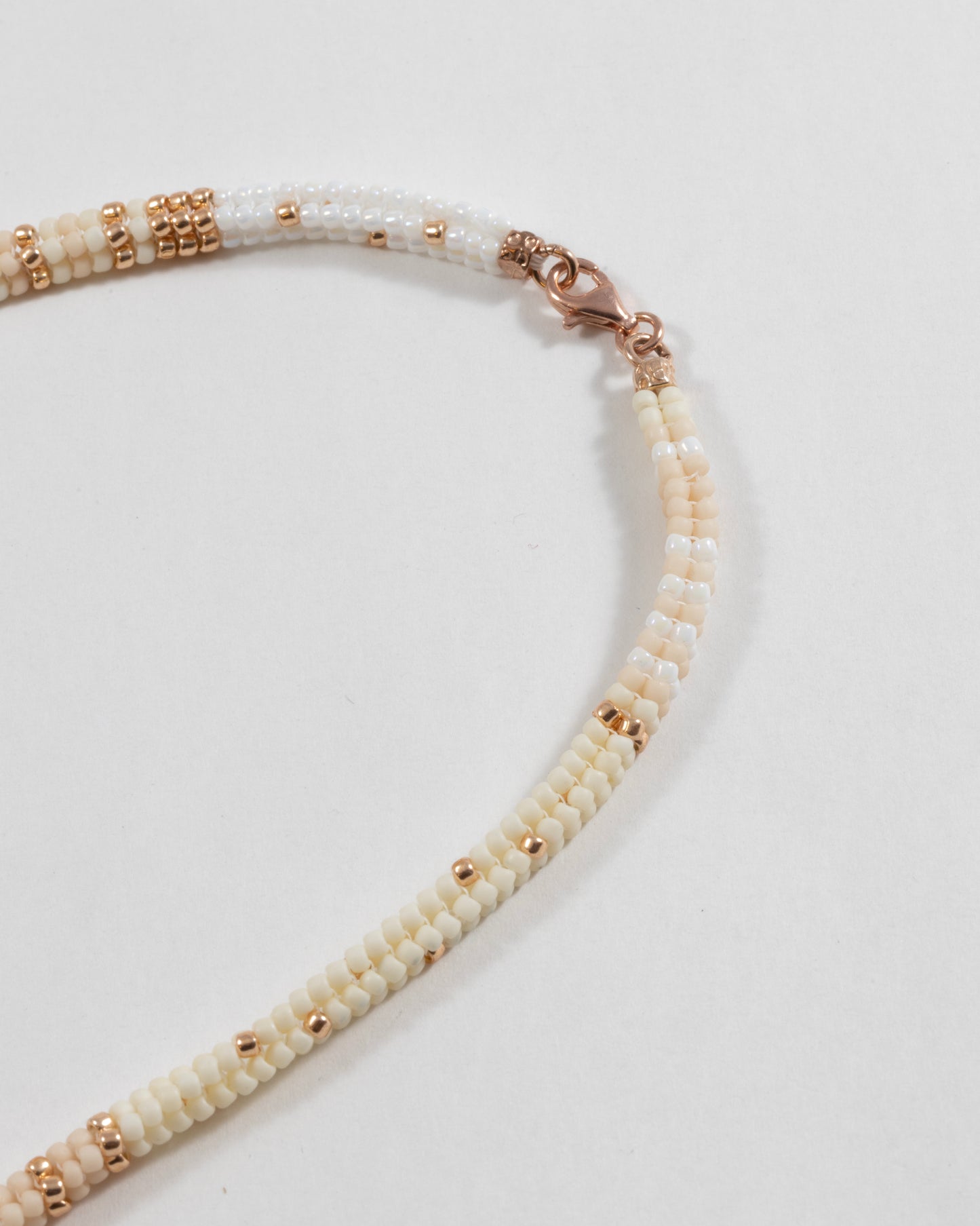Collana Amy con Perline Beige e Bianche