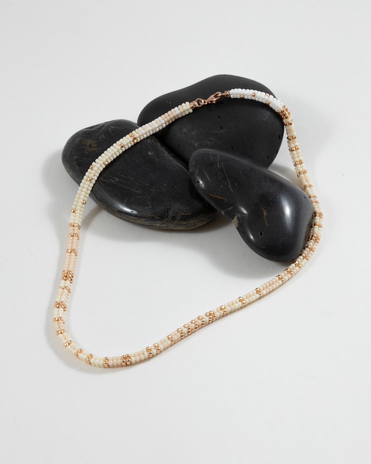 Collana Amy con Perline Beige e Bianche